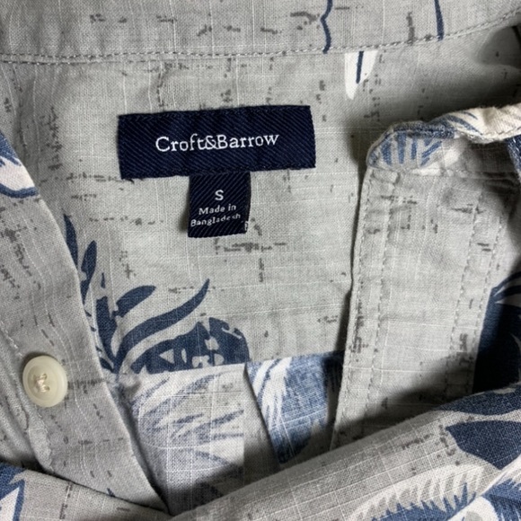 Croft and Barrow Hawaiian Shirt - Picture 2 of 4